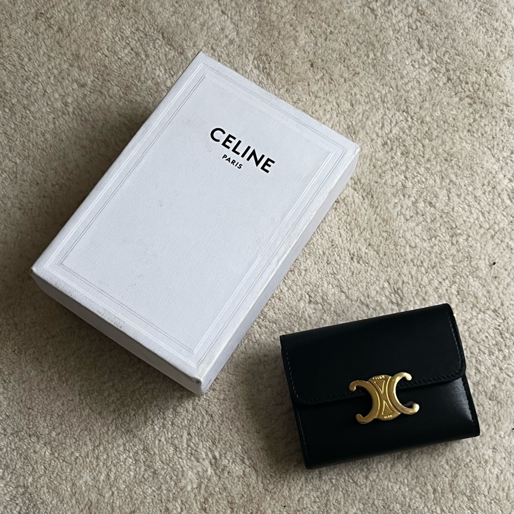 Authentic Celine Triomphe Wallet, Excellent Condition (Box & dust bag)
